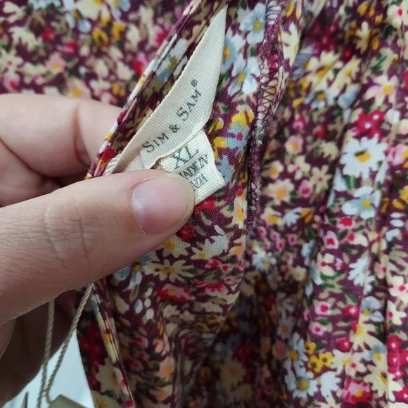 NWOT Sim & Sam Burgundy Floral Crop Top Puffy Sleeves in Size XL - Picture 8 of 10